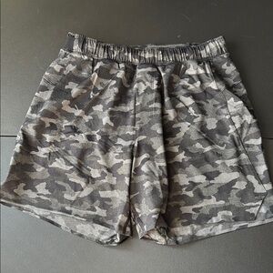 Lululemon Men's Camouflage Shorts medium